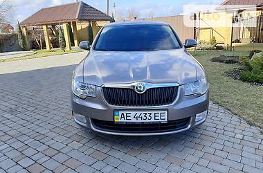 Седан Skoda Superb 2012 в 
