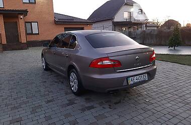 Седан Skoda Superb 2012 в 