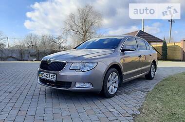 Седан Skoda Superb 2012 в 
