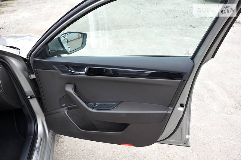 Седан Skoda Superb 2017 в Львові фото 67 Седан Skoda Superb 2017 в Львові