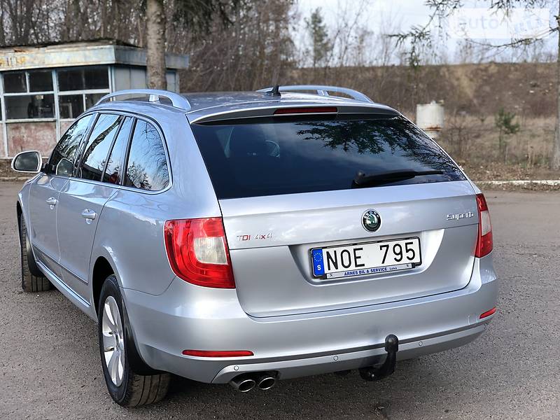 Універсал Skoda Superb 2011 в Радивиліві