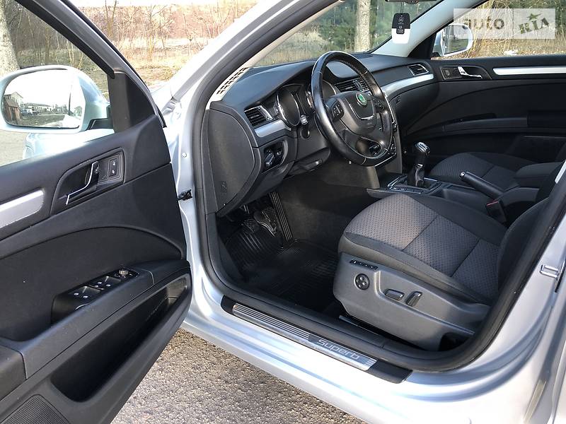 Універсал Skoda Superb 2011 в Радивиліві