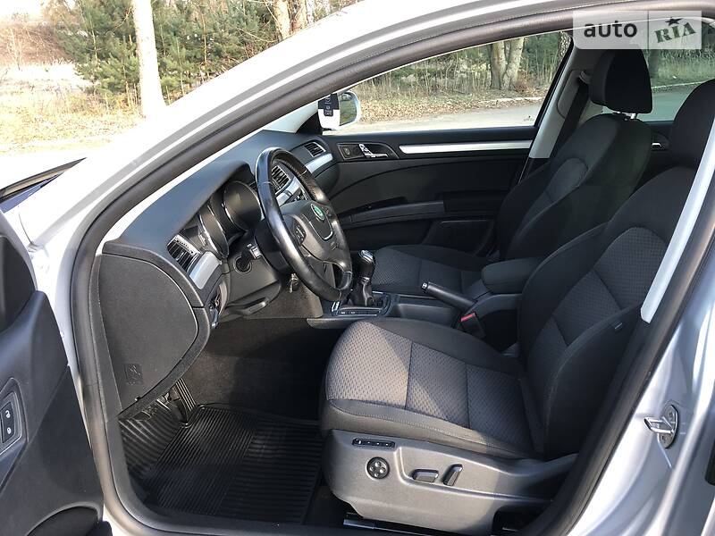 Універсал Skoda Superb 2011 в Радивиліві