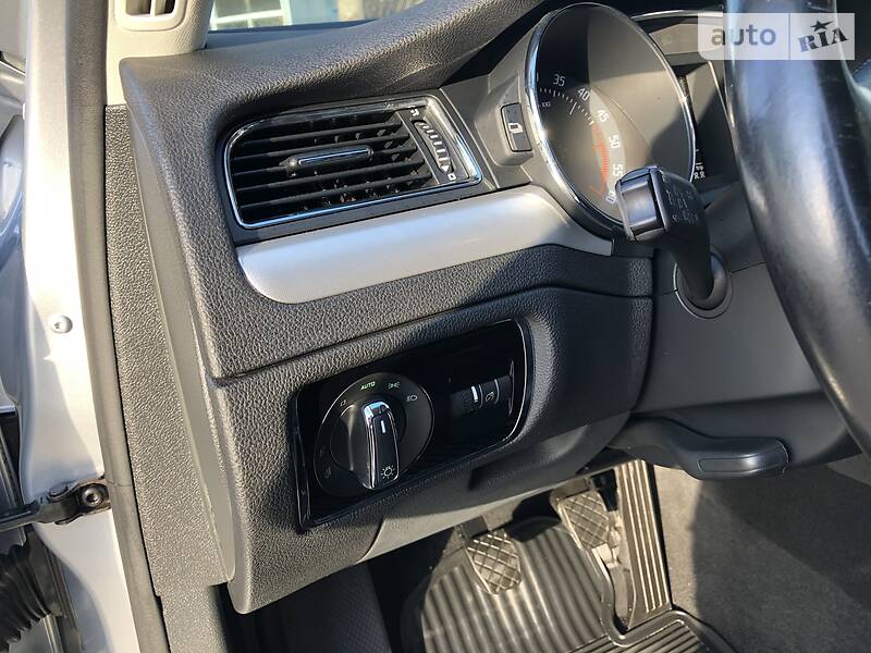 Універсал Skoda Superb 2011 в Радивиліві