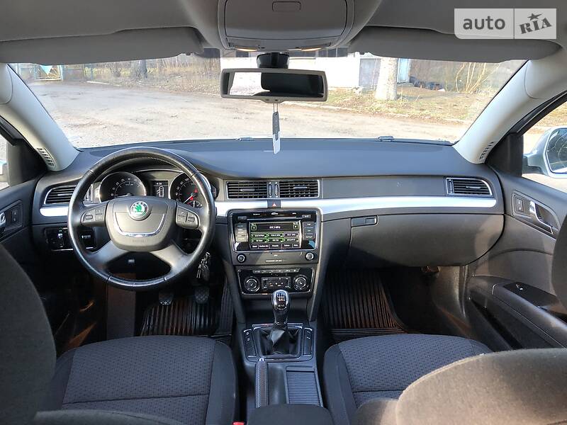 Універсал Skoda Superb 2011 в Радивиліві