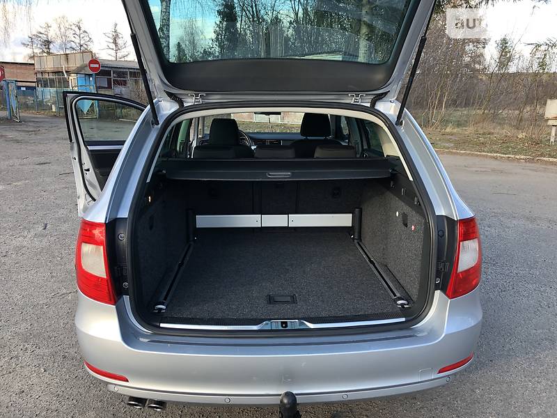 Універсал Skoda Superb 2011 в Радивиліві
