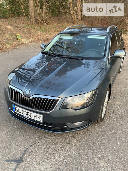 Універсал Skoda Superb 2013 в Львові