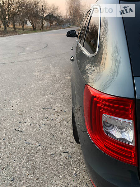 Універсал Skoda Superb 2013 в Львові
