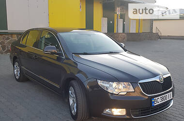 Седан Skoda Superb 2010 в Стрые