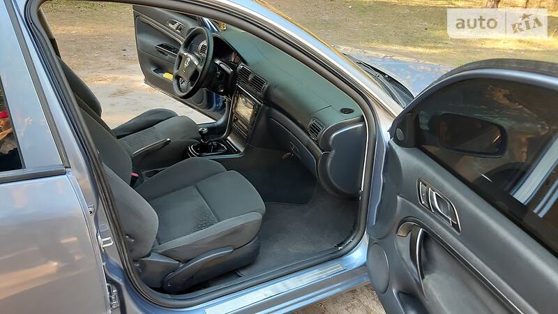 Седан Skoda Superb 2004 в Кропивницькому