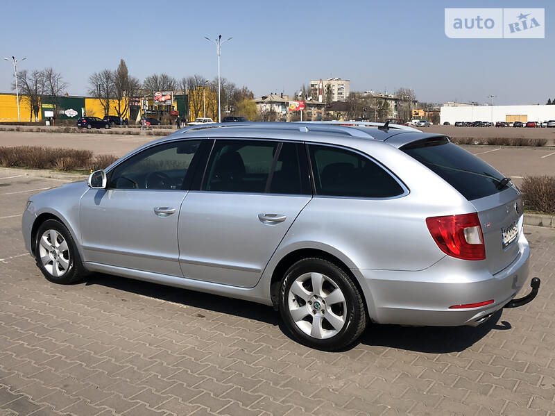 Універсал Skoda Superb 2010 в Житомирі