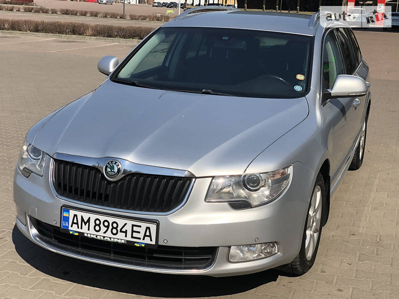 Універсал Skoda Superb 2010 в Житомирі