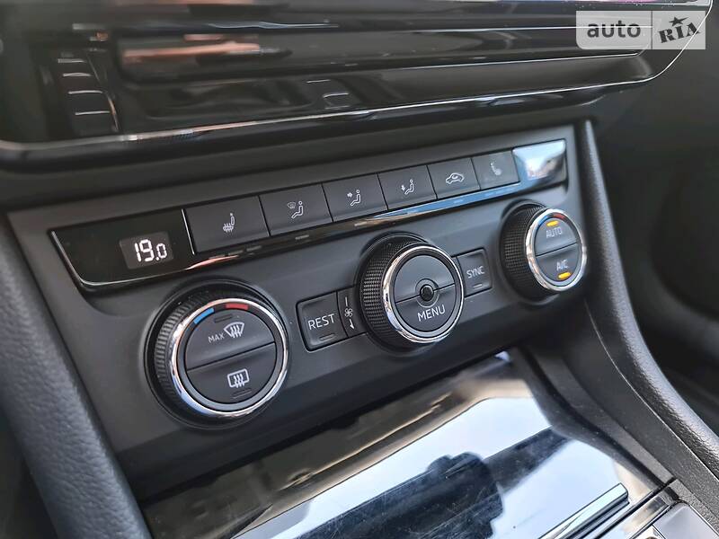 Універсал Skoda Superb 2016 в Мукачевому