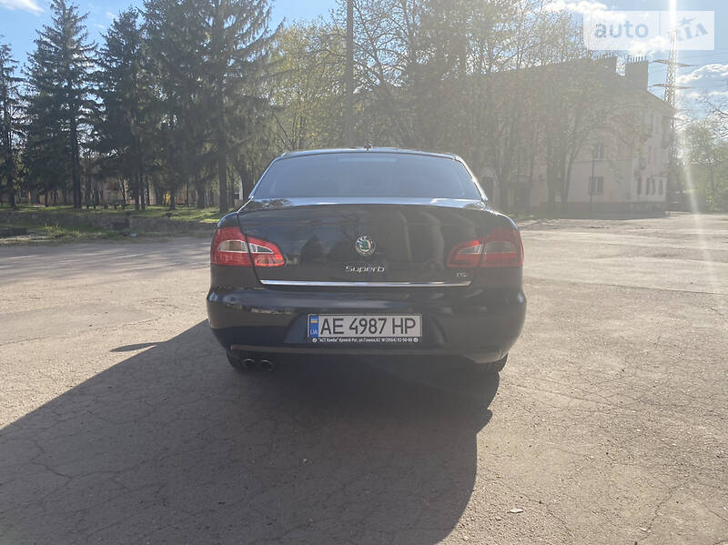 Седан Skoda Superb 2010 в Кривому Розі