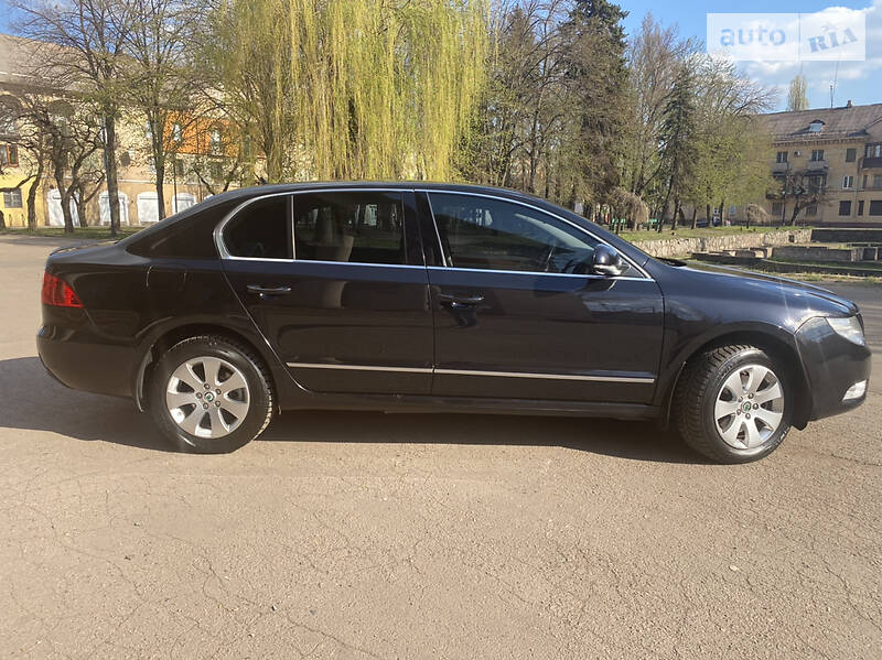 Седан Skoda Superb 2010 в Кривому Розі