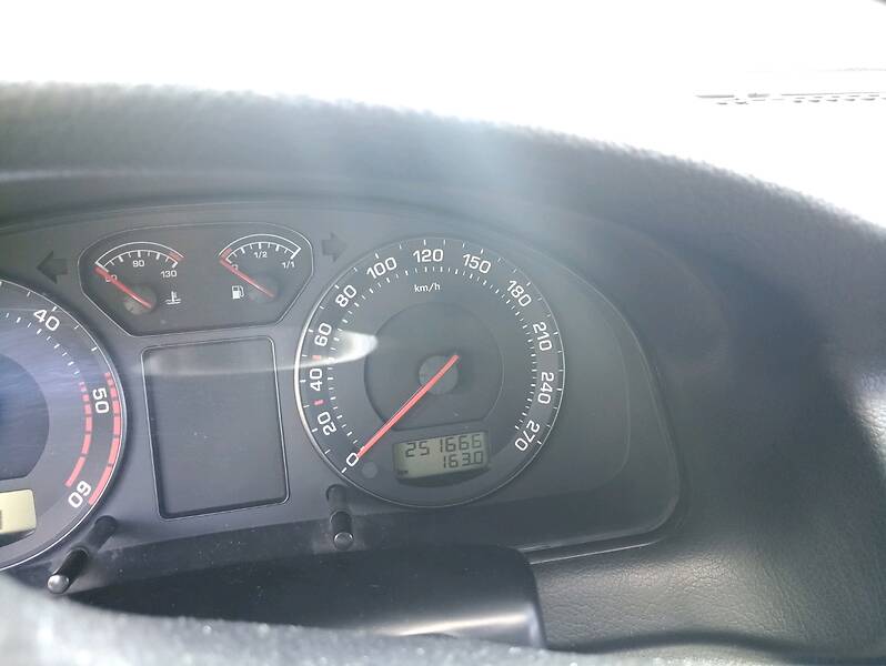 Седан Skoda Superb 2002 в Києві фото 23 Седан Skoda Superb 2002 в Києві