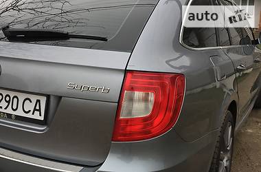 Універсал Skoda Superb 2011 в 