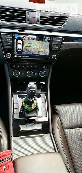 Седан Skoda Superb 2016 в Іршаві