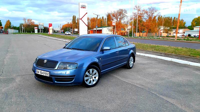 Седан Skoda Superb 2004 в Кропивницькому
