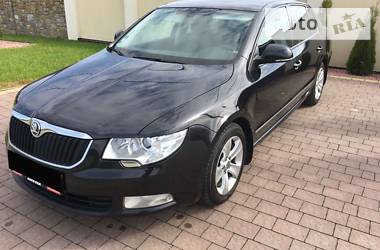 Седан Skoda Superb 2012 в Самборе