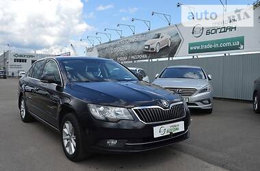 Седан Skoda Superb 2015 в Киеве