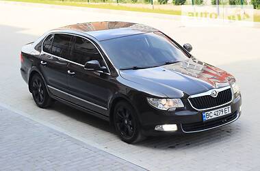 Седан Skoda Superb 2013 в Новояворовске