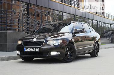 Седан Skoda Superb 2013 в Новояворовске