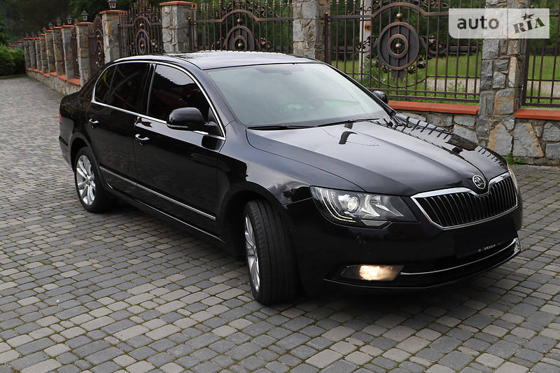 Седан Skoda Superb 2015 в Івано-Франківську