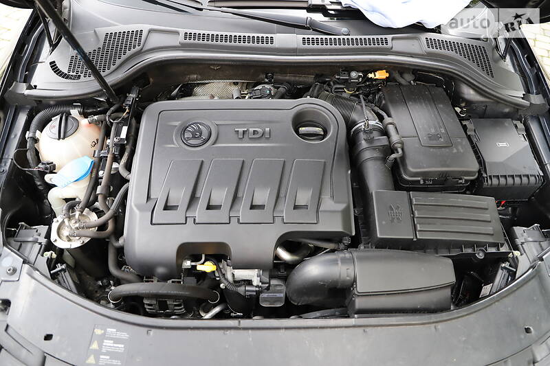 Седан Skoda Superb 2015 в Івано-Франківську