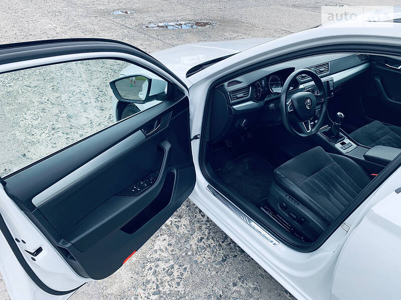 Універсал Skoda Superb 2017 в Рівному