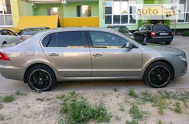 Седан Skoda Superb 2013 в Чернигове