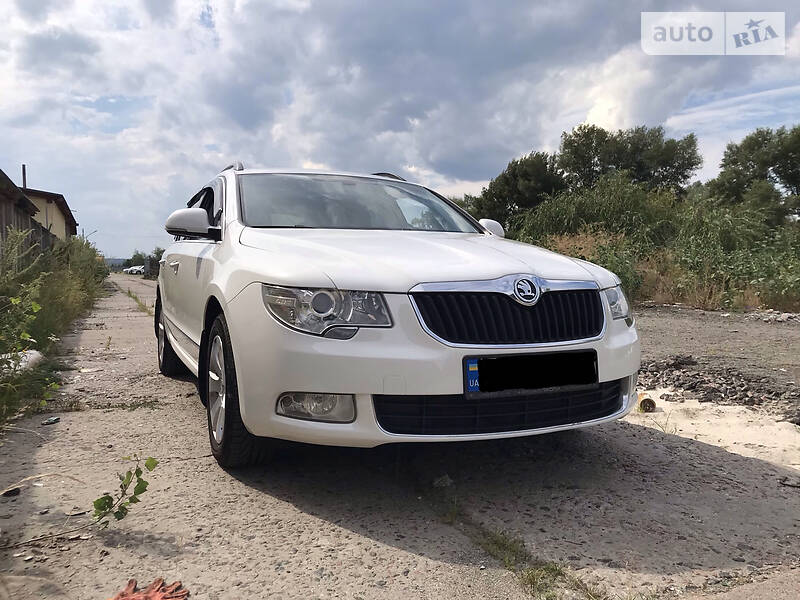 Универсал Skoda Superb 2011 в Киеве