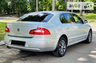 Седан Skoda Superb 2013 в Каменском