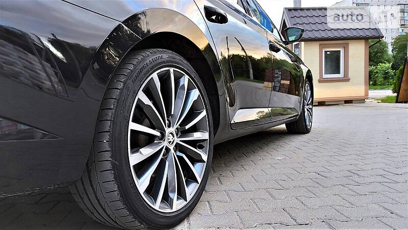 Універсал Skoda Superb 2016 в Чернівцях