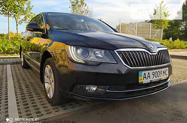 Седан Skoda Superb 2014 в Киеве