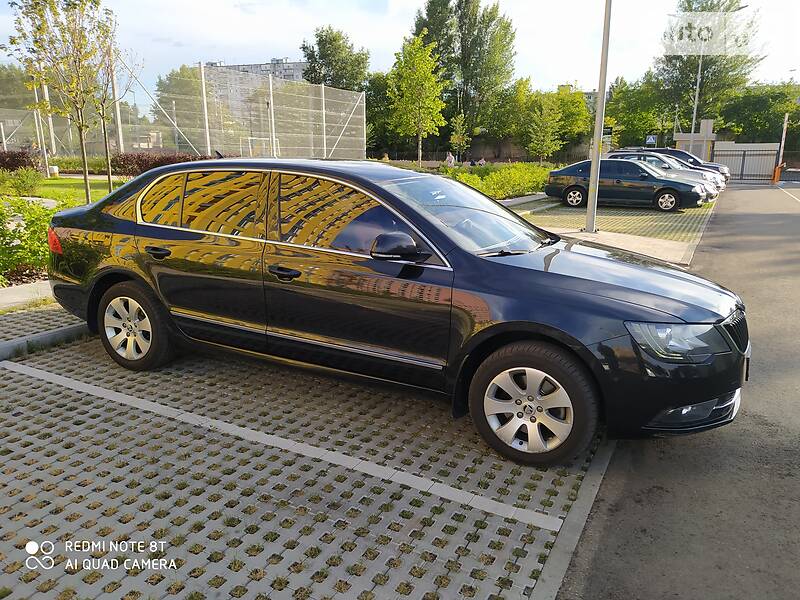 Седан Skoda Superb 2014 в Києві