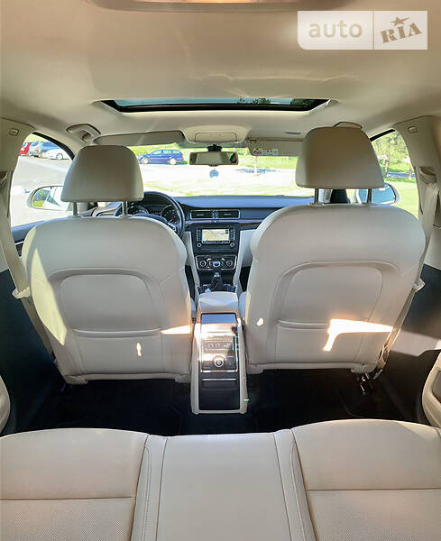 Седан Skoda Superb 2015 в Днепре