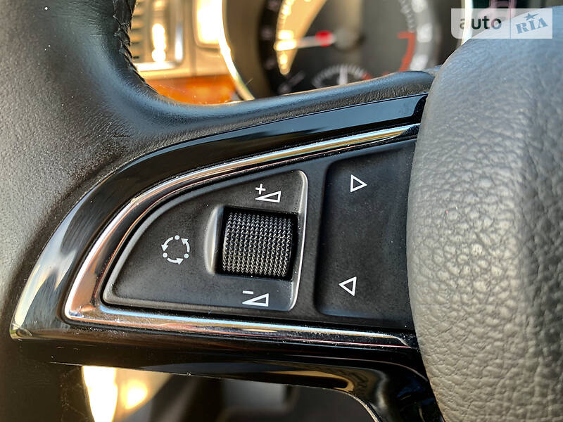 Седан Skoda Superb 2015 в Днепре