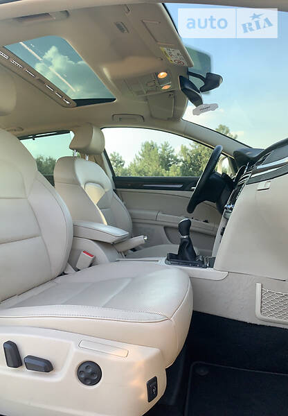 Седан Skoda Superb 2015 в Днепре