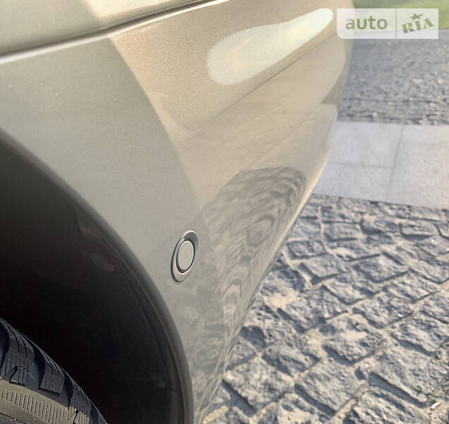 Седан Skoda Superb 2015 в Днепре