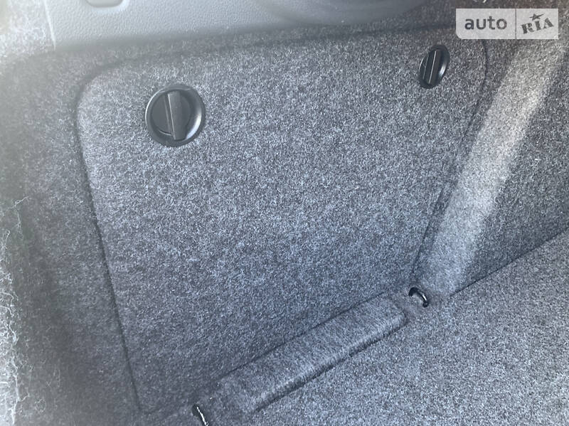Седан Skoda Superb 2015 в Днепре
