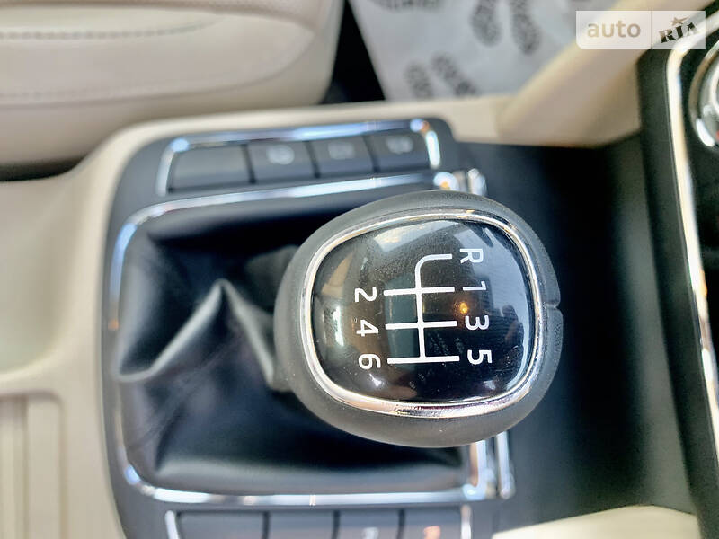 Седан Skoda Superb 2015 в Днепре