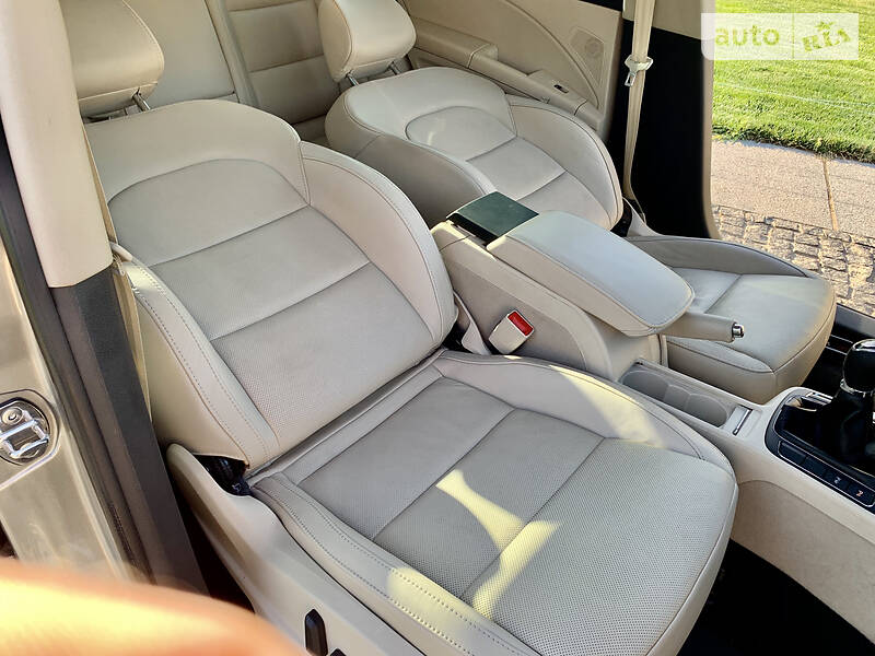 Седан Skoda Superb 2015 в Днепре