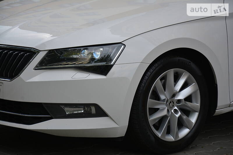 Універсал Skoda Superb 2017 в Луцьку