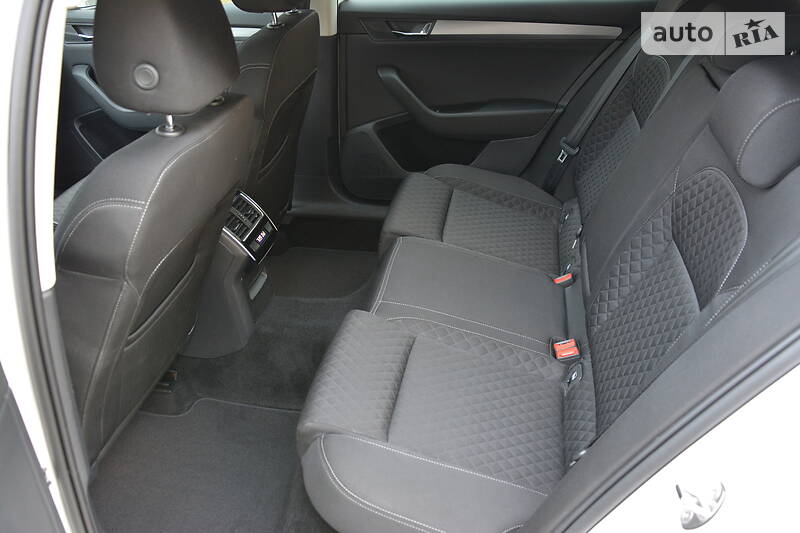 Універсал Skoda Superb 2017 в Луцьку