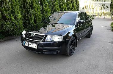 Седан Skoda Superb 2004 в Павлограде