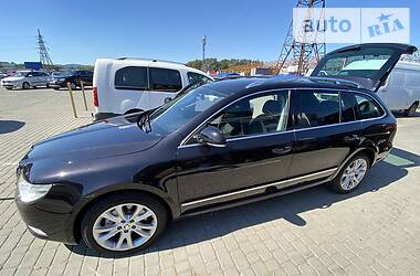 Универсал Skoda Superb 2012 в Черновцах