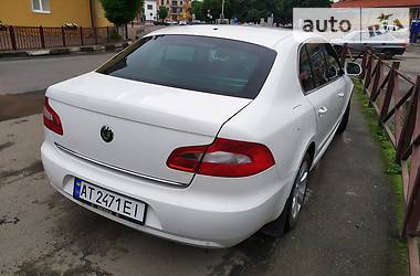 Седан Skoda Superb 2011 в Надворной