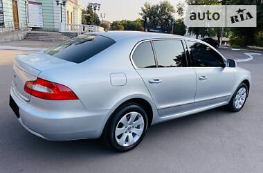 Седан Skoda Superb 2013 в Каменском