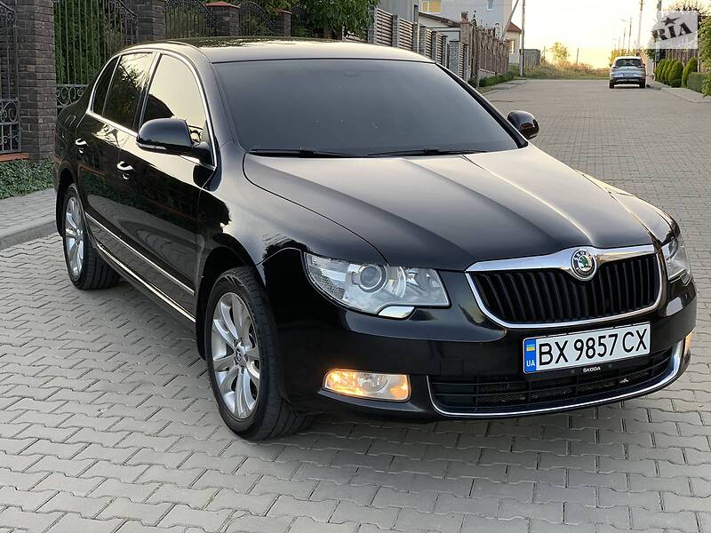 Седан Skoda Superb 2013 в Хмельницькому